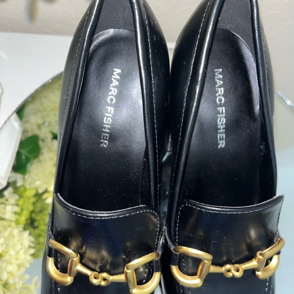 Marc Fisher Women's Harlae Pump, black with goldtone hardware - Picture 4 of 10